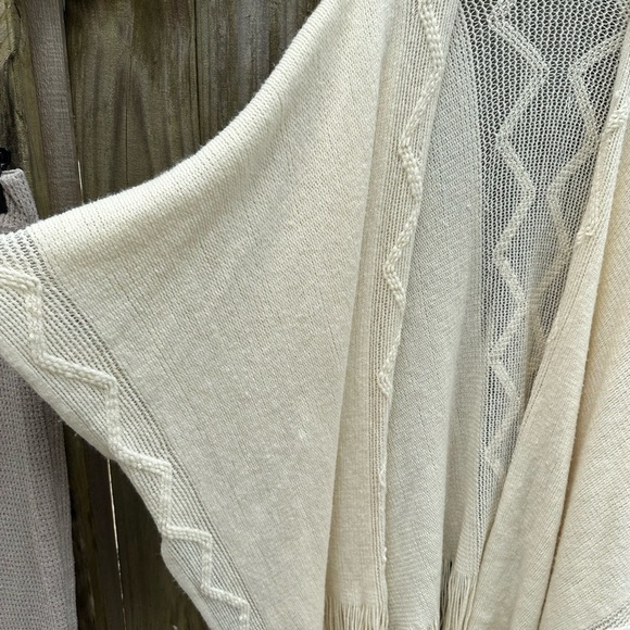 Do Everything in Love Boho Crocheted Knit Fringe Trim Kimono Cardigan Sweater - Picture 7 of 16